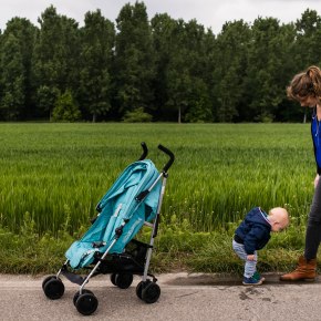 Ik spring spring spring … de plassen&nbsp;in!