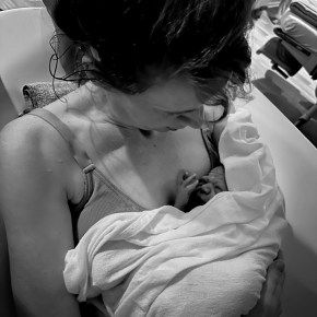 9 maanden uit de&nbsp;buik